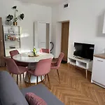 Apartment Dawna Mleczarnia Sosnowy Nowa Ruda