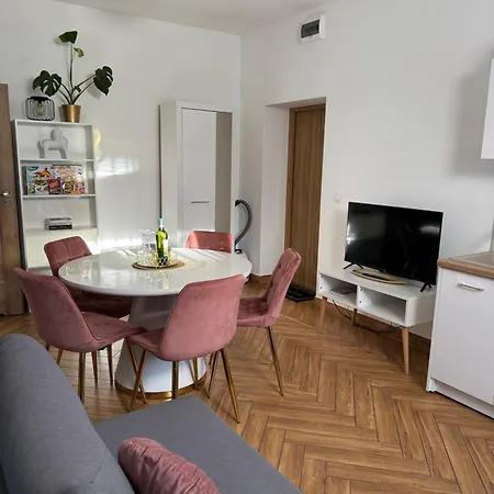 Apartment Dawna Mleczarnia Sosnowy Nowa Ruda